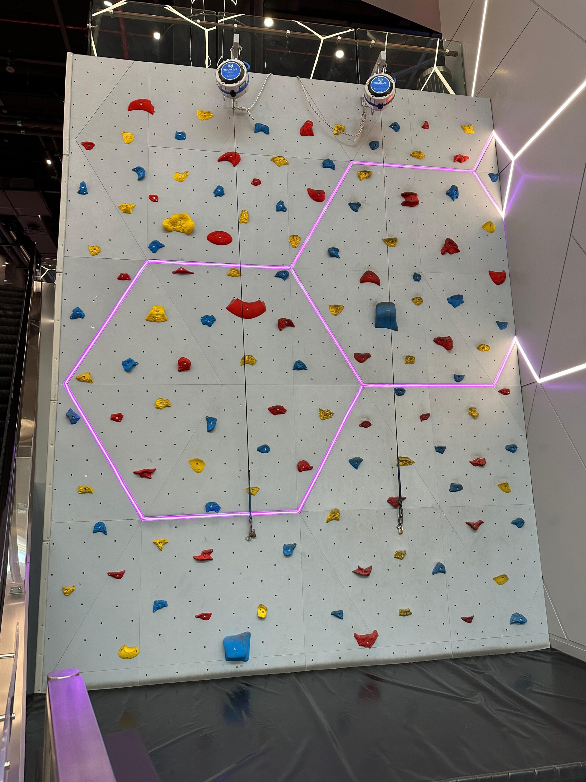 Al Zahia Mall-Climbing Wall-Maf (1)