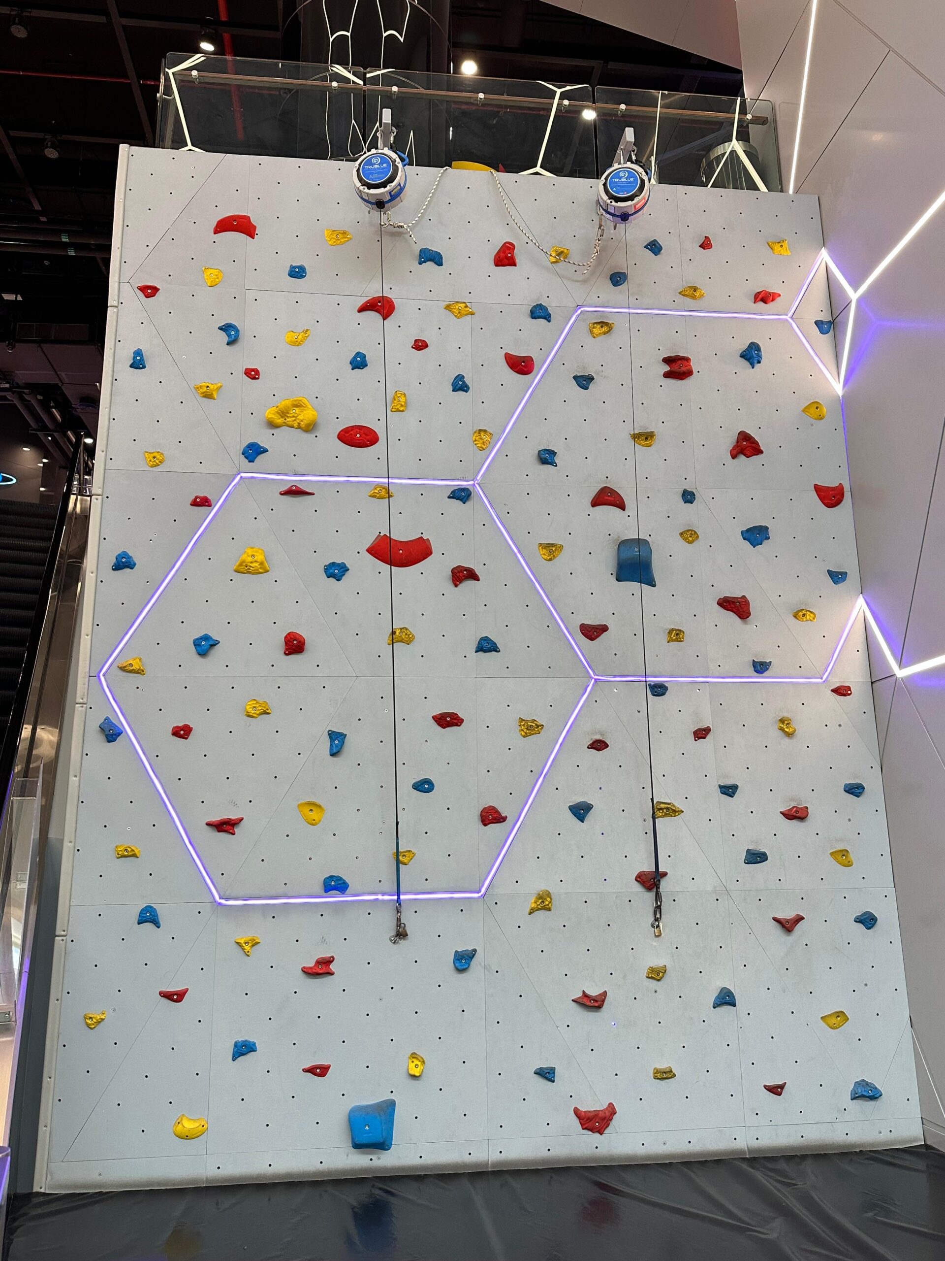Al Zahia Mall-Climbing Wall-Maf (3)