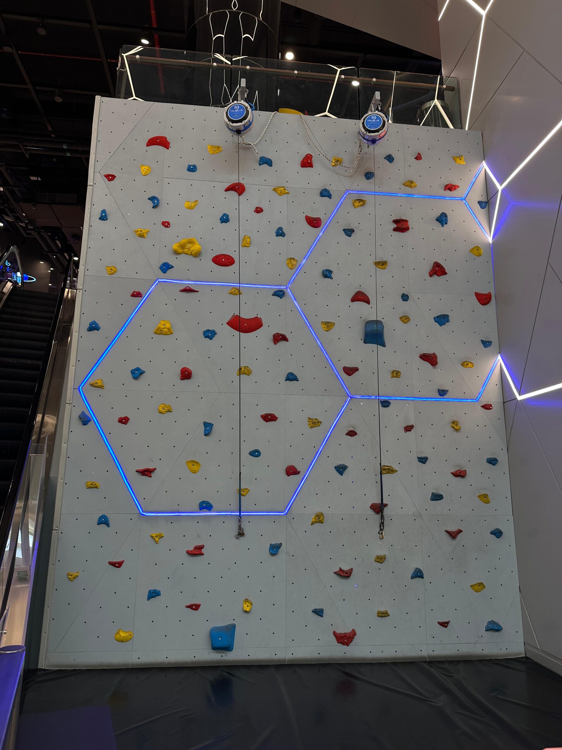Al Zahia Mall-Climbing Wall-Maf (4)