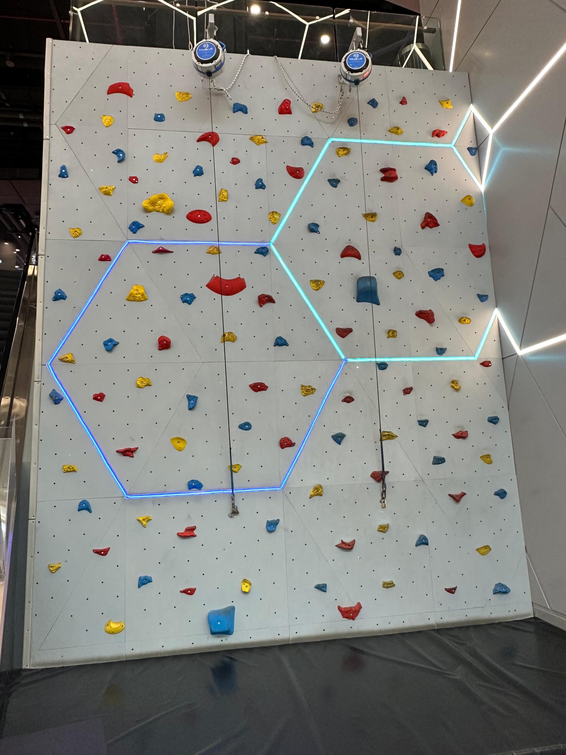 Al Zahia Mall-Climbing Wall-Maf (5)