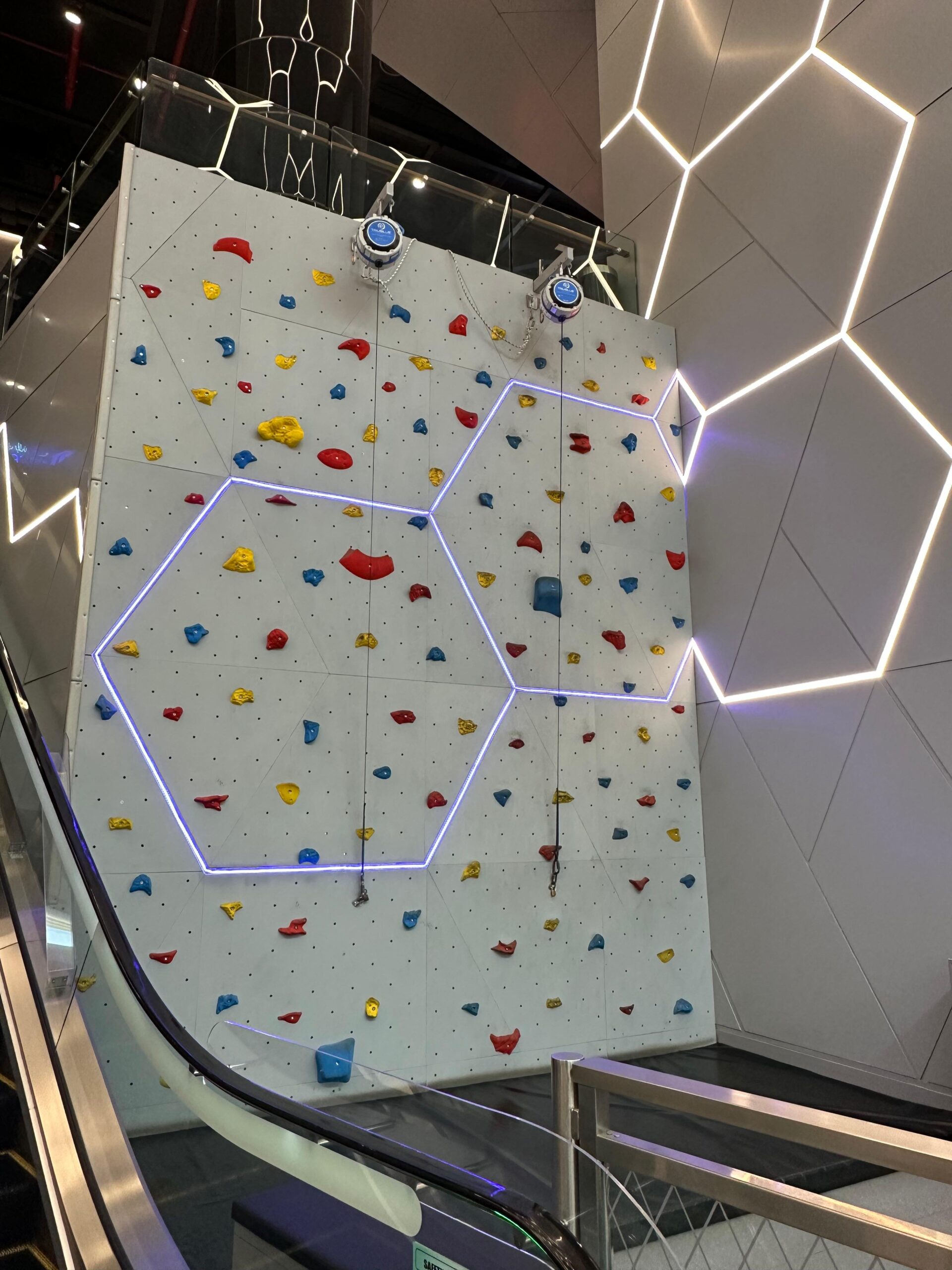 Al Zahia Mall-Climbing Wall-Maf (6)