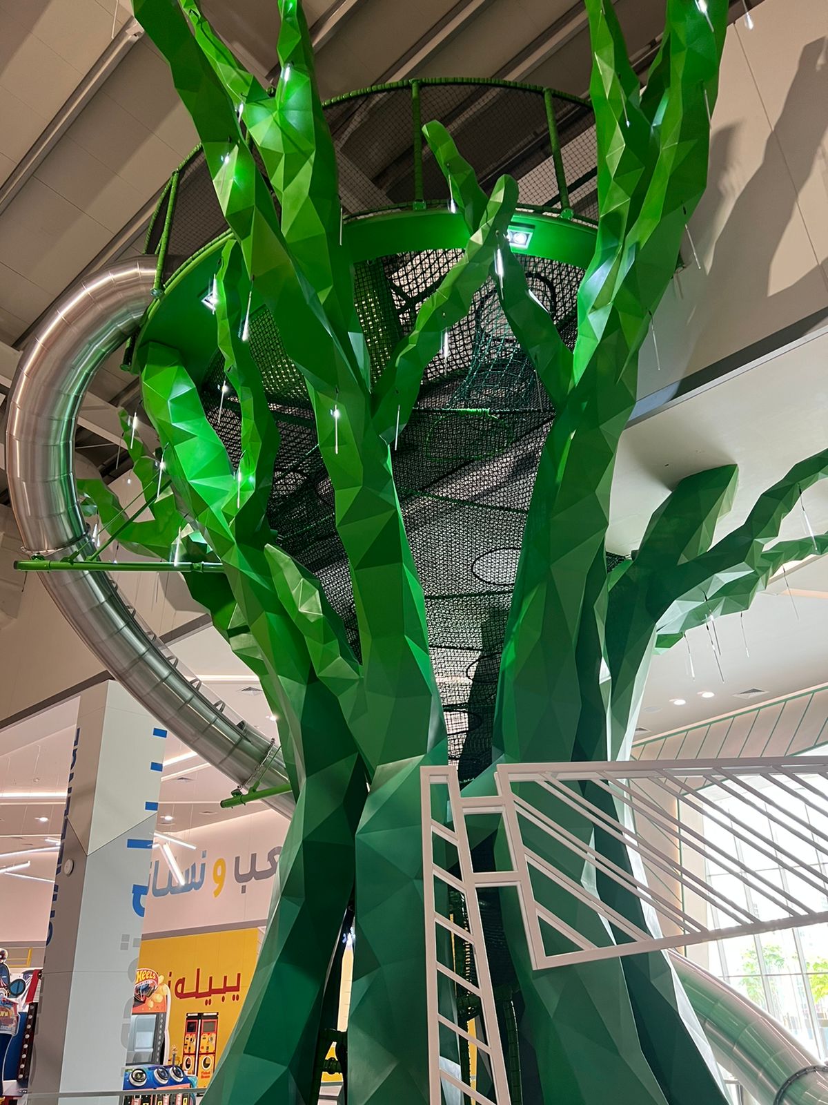 Magic-tree-bahrain (7)