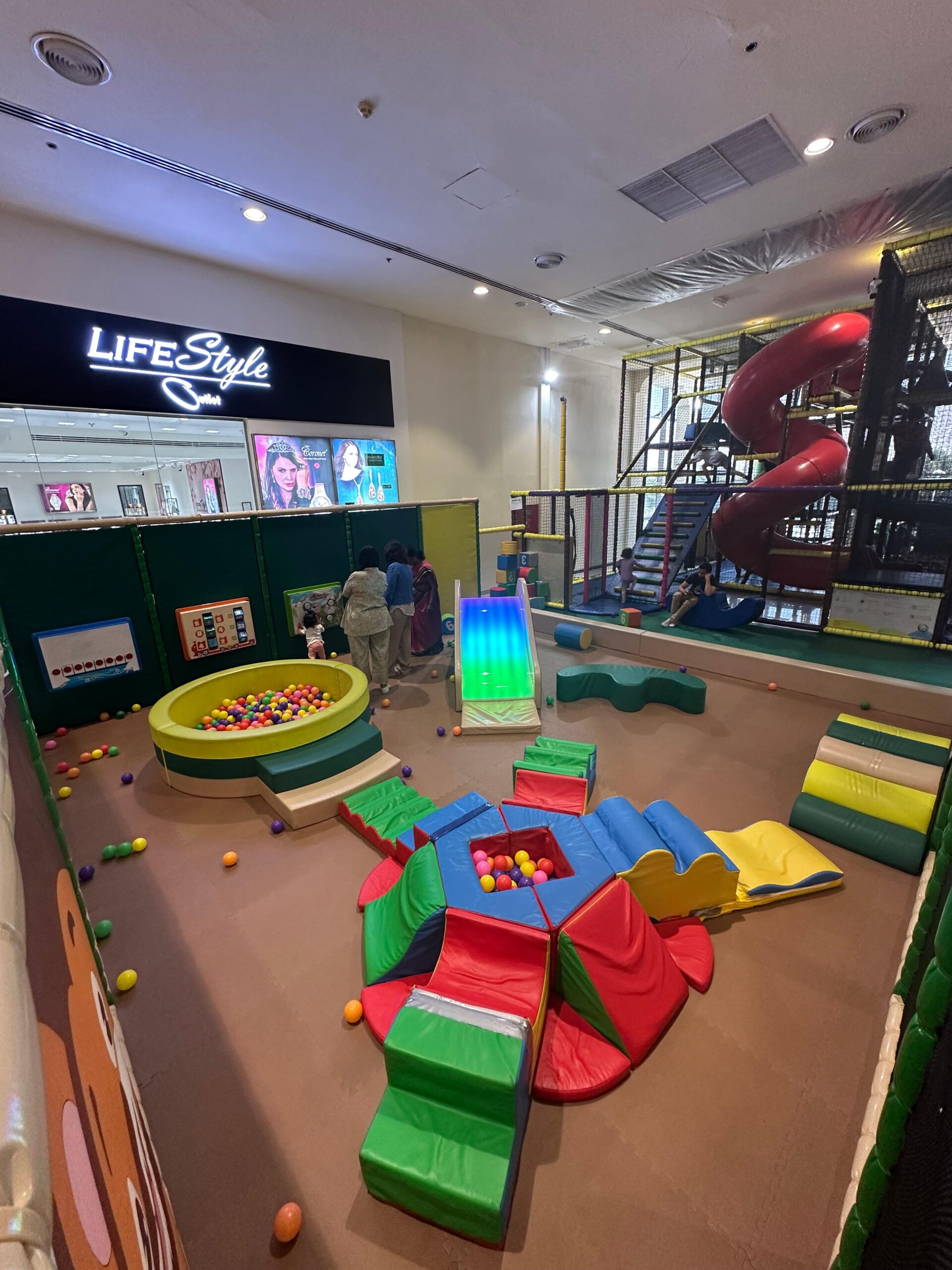Robotika-Outlet Mall (10)