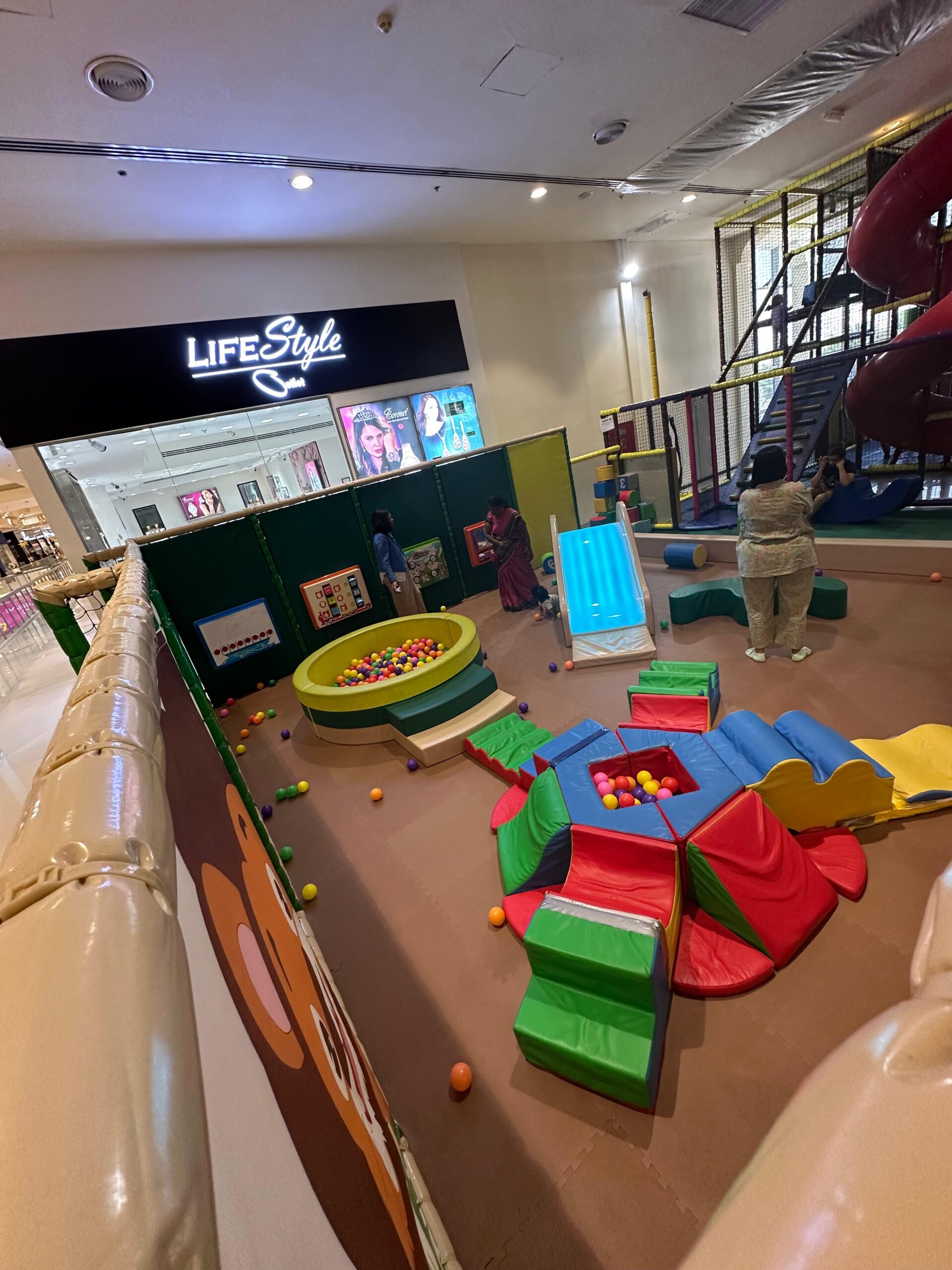 Robotika-Outlet Mall (7)