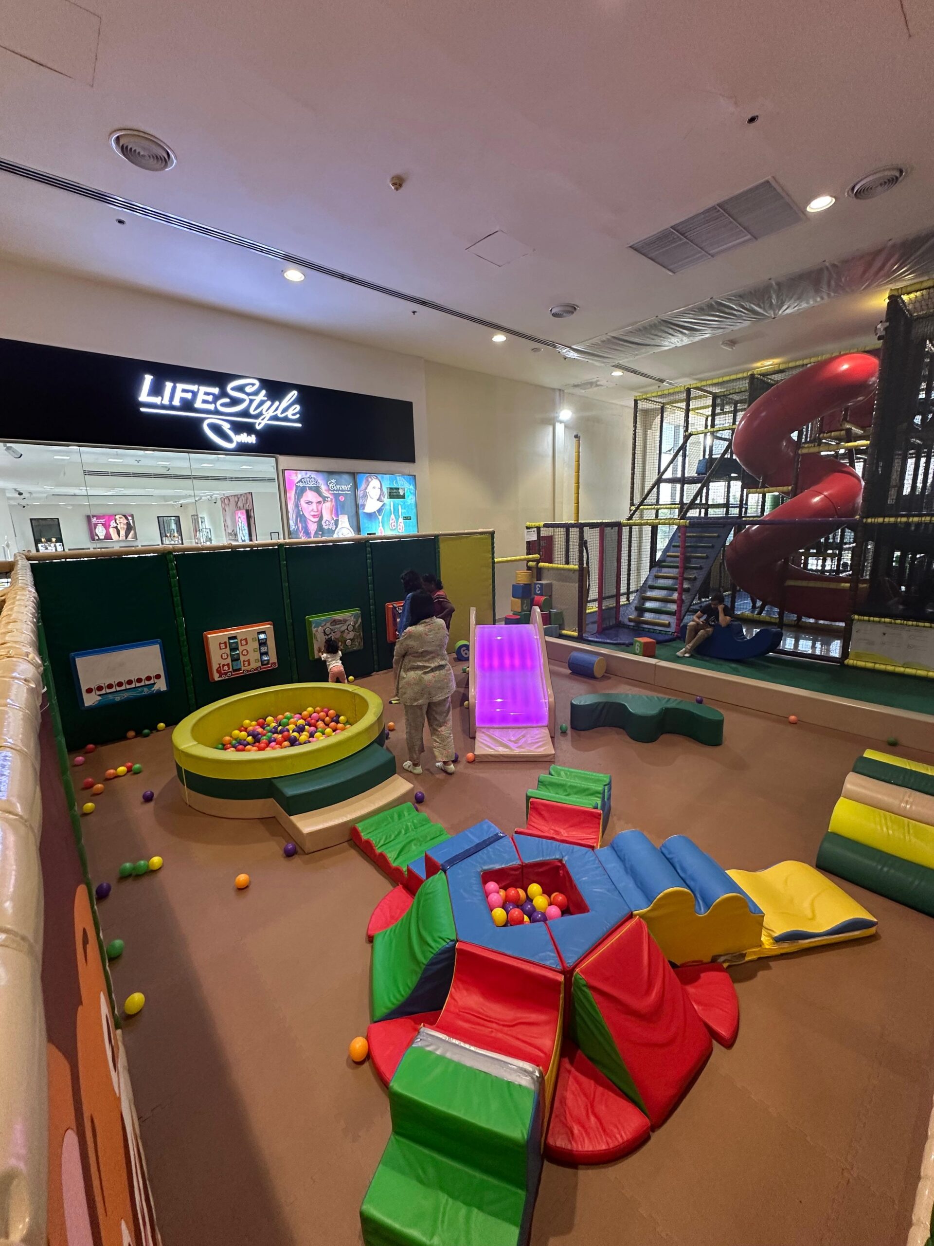 Robotika-Outlet Mall (8)